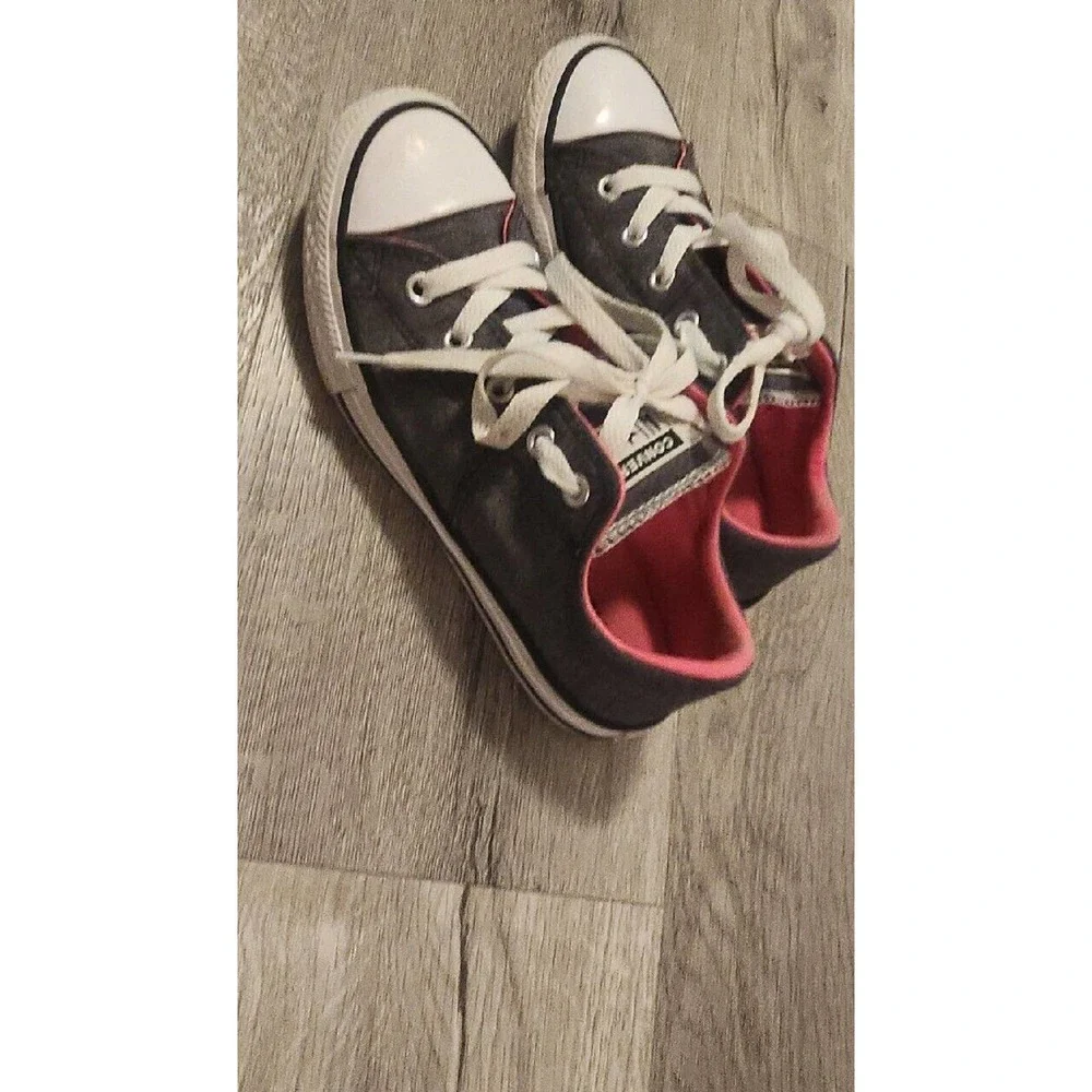 Converse All Star Low Top Shoes Dark‎ Gray With Pink Trim Size 1